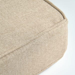 Op maat gemaakte beige kussenhoes van 3 inch (8 cm) met biezen. Voor banken en banken.