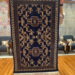 Alfombra de lana azul hecha a mano, pequeña alfombra minimalista anudada a mano para dormitorio.