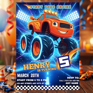 Puede incluir: Tarjeta de invitación con un camión monstruo naranja de dibujos animados. La tarjeta incluye el texto "Start Your Engine" y detalles para una fiesta de cumpleaños, incluyendo el nombre "Henry", la fecha, la hora y la información RSVP.