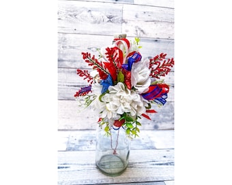 Red White and Blue Wine Bottle Bouquet, 4th of July Hostess Gift, Wedding Gift,  Housewarming Gift, Patriotic Centerpiece, Party Favor