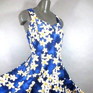 Vintage 1980&#39;s Hawaiian Sun Dress, ROYAL CREATIONS, Made in Hawaii, Ruched Elastic Back with Mid back Zipper, Straps Button in Back, large