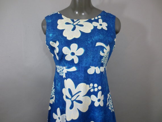 Vintage 1970's Maxi Hawaiian dress, Blue with Scr… - image 2