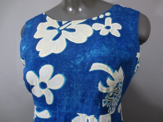 Vintage 1970's Maxi Hawaiian dress, Blue with Scr… - image 3