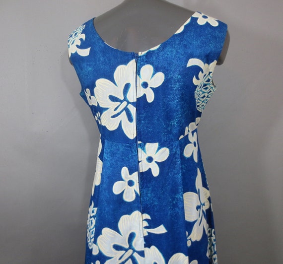 Vintage 1970's Maxi Hawaiian dress, Blue with Scr… - image 6
