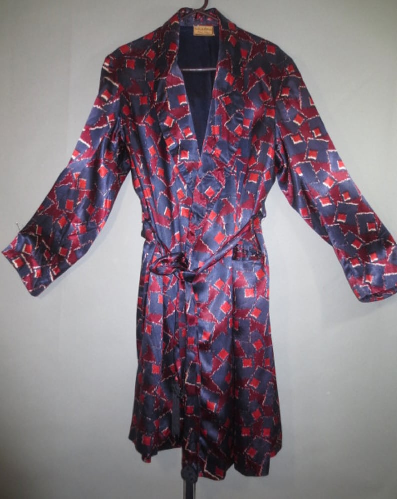Good Condition Men/'s Smoking JacketRobe Vintage 1940/'s Men/'s Satin Robe Seattle Self Belt Tie with Fringe,Lap Front Frederick /& Nelson
