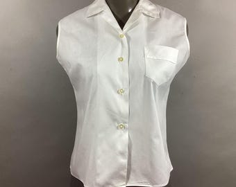 1950's Sleeveless Blouse, made in CALIFORNIA Label, White w Chest Pocket, 39" chest