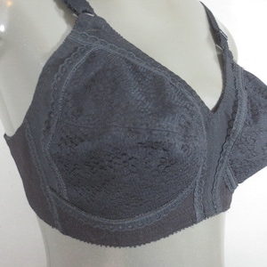 Playtex Bra 44C, Soft Cup Wire Free Wireless Front Clasp Bra, 18 Hour Bra 