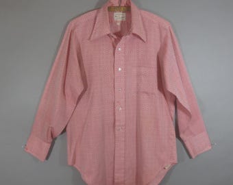 Vintage 1970s ARROW camisa de hombre, colección Kent, cuello puntiagudo, manga larga, rojo con patrón de círculo general, buen estado, 15 1/2/ 32