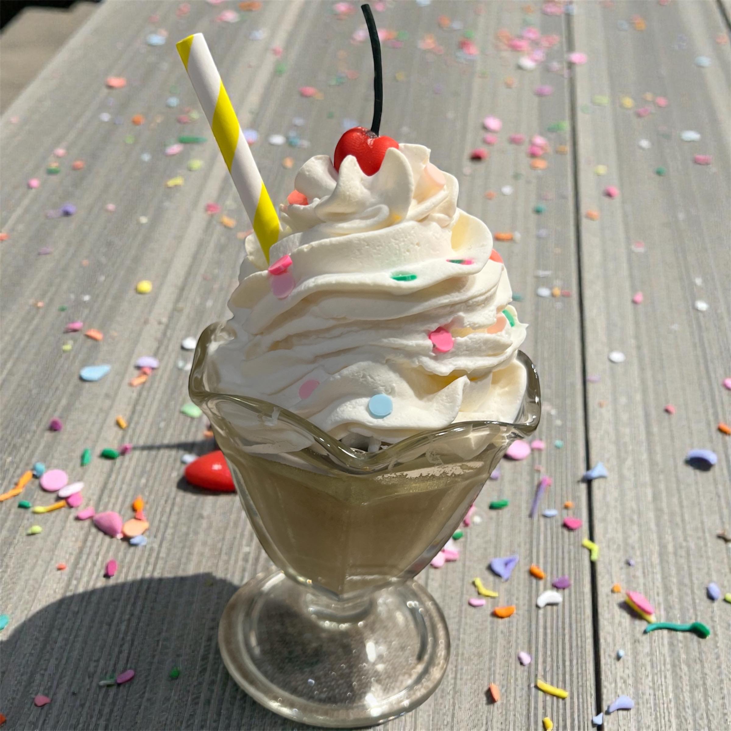 Fake Ice Cream Sundae – Realistic Faux Milkshake Dessert Display ...