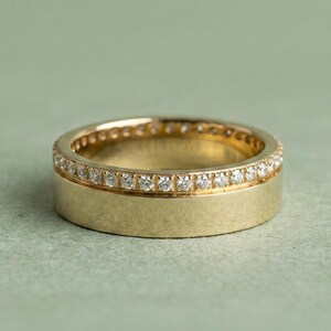 Anillo de boda con diamante redondo cultivado en laboratorio, anillo de eternidad de oro de 14 quilates para regalo, anillo cigarro con diamantes pavé, delicado anillo apilable de diamantes para ella.