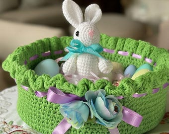 Cestino pasquale all'uncinetto fatto a mano con coniglietto.