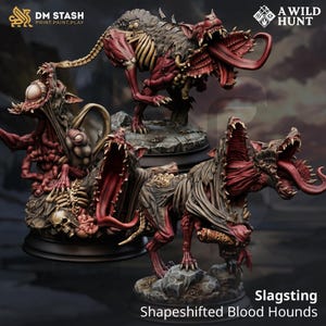 Puede incluir: Tres figuras en miniatura detalladas de Slagsting Shapeshifted Blood Hounds. Las figuras son una mezcla de rojo, gris y hueso, con bocas abiertas y largas lenguas. Las figuras están sobre bases rocosas, con los logotipos DM STASH y A WILD HUNT.