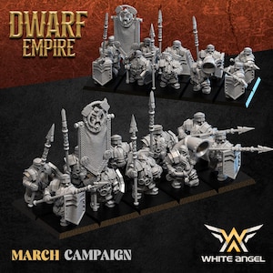 Puede incluir: Colección de figuras en miniatura de enanos grises, probablemente para juegos de mesa. Las figuras son detalladas, con lanzas, escudos y estandartes. El texto "Dwarf Empire" y "March Campaign" es visible.
