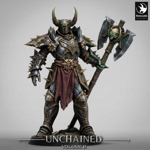 Puede incluir: Figura detallada de un guerrero con armadura adornada y puntiaguda, sosteniendo un hacha de batalla con un diseño de calavera. La figura tiene un casco con cuernos y una tela roja rasgada. La base dice "Unchained Volume II".