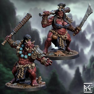 Puede incluir: Dos figuras Oni de piel roja, una empuñando un garrote con púas y la otra una espada grande. Ambas figuras tienen cuernos, colmillos y detalles intrincados, incluyendo armaduras, joyas y taparrabos. Las figuras están sobre bases circulares, sobre un fondo montañoso borroso.
