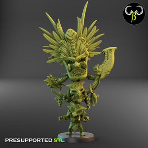 Puede incluir: Figura impresa en 3D de una deidad tribal, con un gran tocado y múltiples figuras apiladas. La figura es de color verde claro y sostiene una cuchilla curva. La base dice "PRESUPPORTED STL".