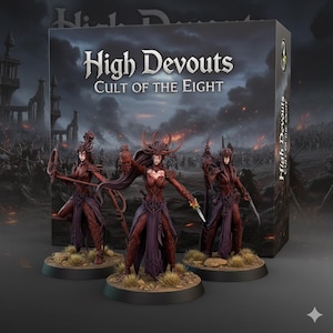 Puede incluir: Tres figuras en miniatura detalladas de guerreras con armadura roja oscura y púrpura, de pie sobre bases circulares con hierba seca. Las figuras están frente a una caja con el texto "High Devouts Cult of the Eight".