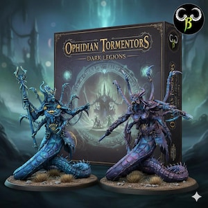 Peut inclure: Deux figurines miniatures détaillées d'Ophidian Tormentors de Dark Legions, avec des écailles bleues et violettes, de multiples bras et des coiffes ornées. Les figurines sont sur une base marron, avec une boîte en arrière-plan qui dit "Ophidian Tormentors - Dark Legions."