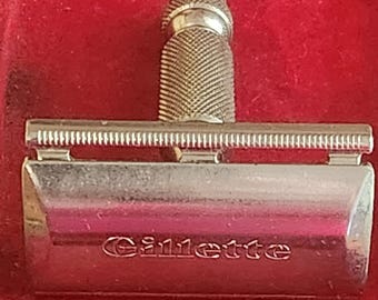 Vintage 1965 Gillette Travel Razor
