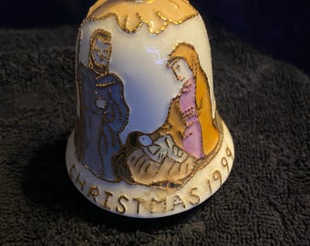 Revolving musical  Christmas bell