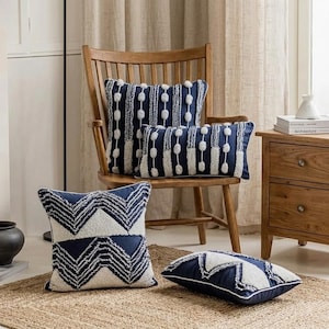 Housses de coussin tissées capitonnées modernes, coussins décoratifs texturés bleu marine, élégants coussins d'accent de ferme bohème, cadeau de pendaison de crémaillère