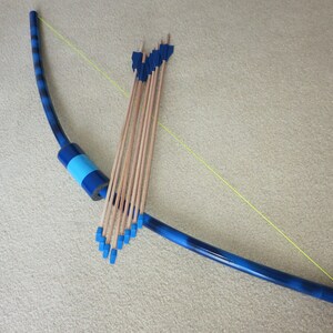 Blue bow and 8 arrows for kids archery. image 4