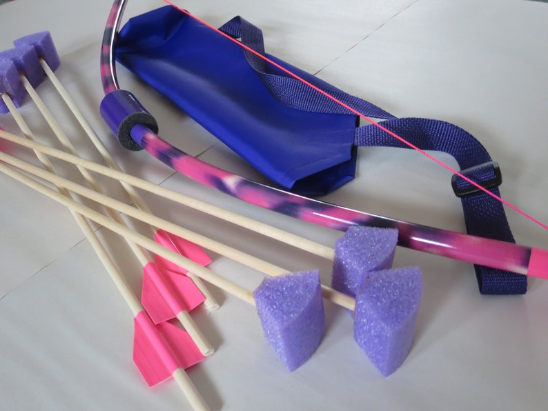toy bow and arrow with quiver