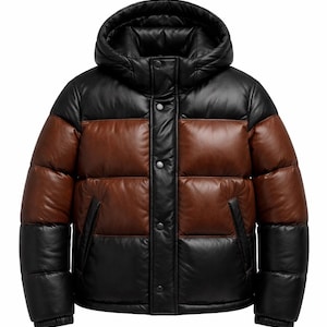 Puede incluir: Chaqueta acolchada negra y marrón con capucha. La chaqueta presenta un diseño de bloques de color con negro en la parte superior e inferior, y marrón en el medio. Tiene cierre de botones y dos bolsillos.