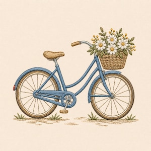 Puede incluir: Imagen bordada de una bicicleta azul con una cesta de mimbre llena de margaritas blancas y detalles amarillos. La bicicleta tiene neumáticos marrones, un asiento marrón y un manillar marrón claro. El fondo es de color beige claro.
