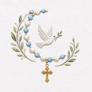 Puede incluir: Un diseño de bordado que muestra una paloma blanca sosteniendo una rama de olivo, rodeada por un rosario en forma de media luna con cuentas alternas en azul claro y blanco, enmarcado por dos ramas de olivo y una cruz dorada colgante.
