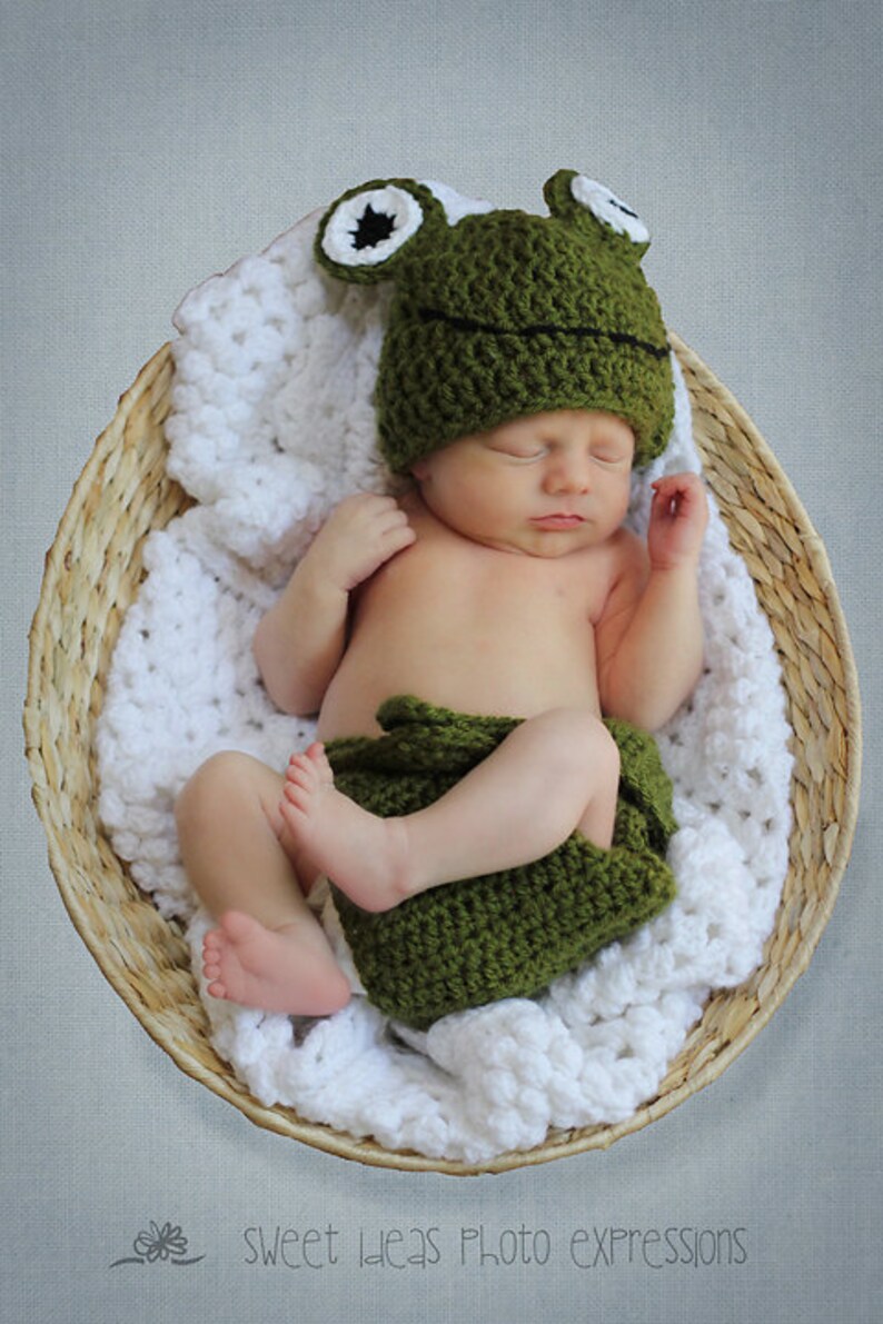 Crochet Pattern Frog Hat and Diaper Cover PDF image 1