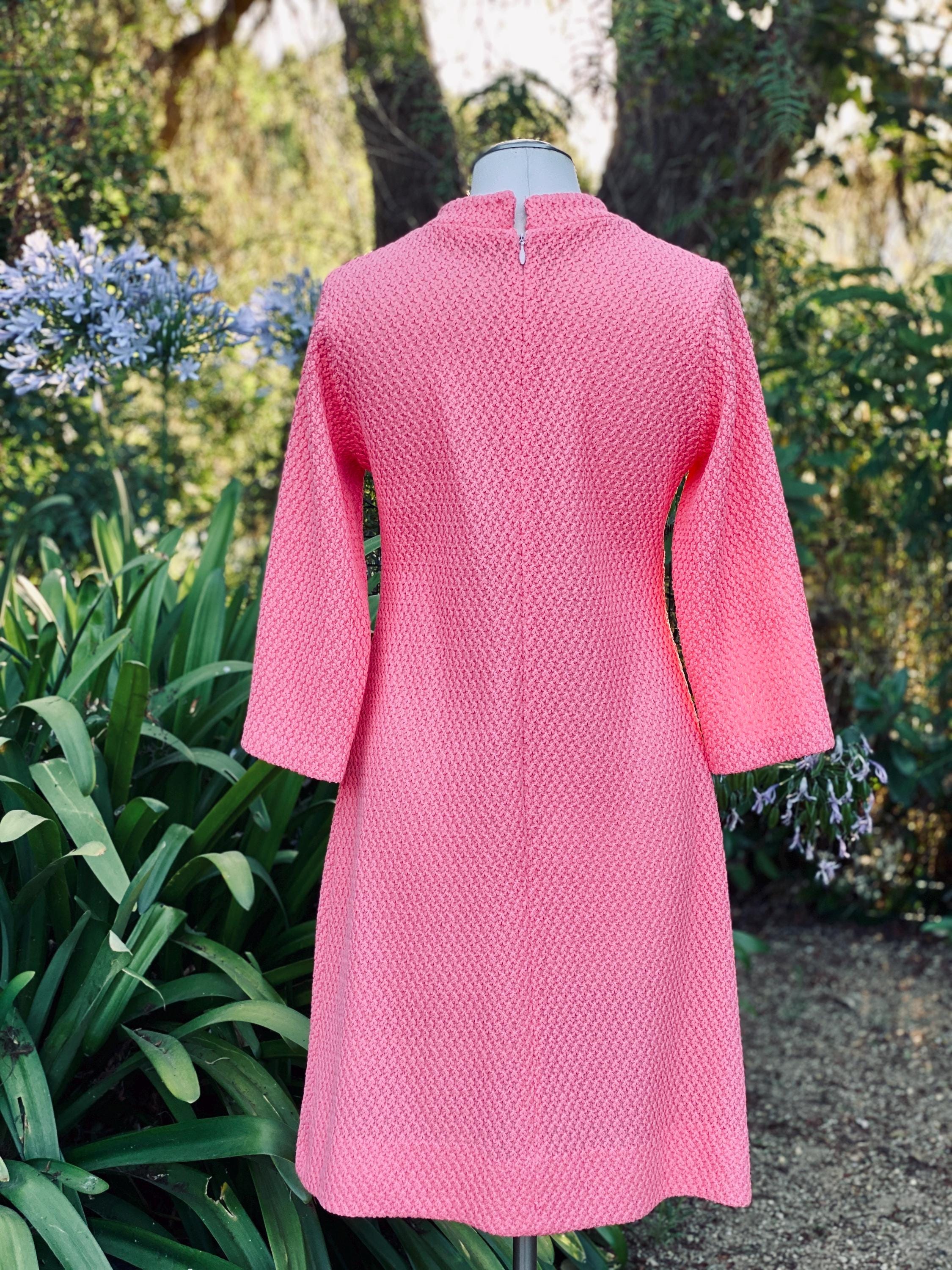 pink gogo dress Amazon.com: UNDERWRAPS 60s Pink Gogo Dress
