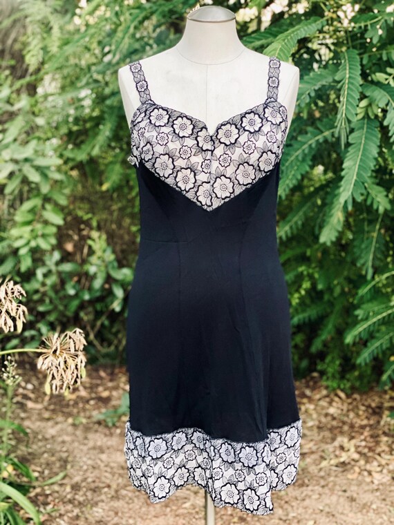 1990's French Inspired Black Slip with White Floral Applique 1990's French Inspired Black Slip with White Floral Applique