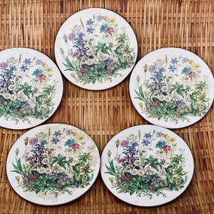 Charming Vintage Floral Coasters Set of 5 - Elevate Your Tea and Coffee Gatherings