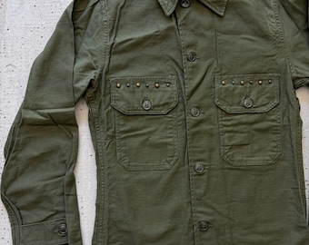 1964 Vintage Studded Military Utility Shirt Jacket OG107 Army Shade 107 Cotton Sateen Olive Green Vietnam Era Small Medium