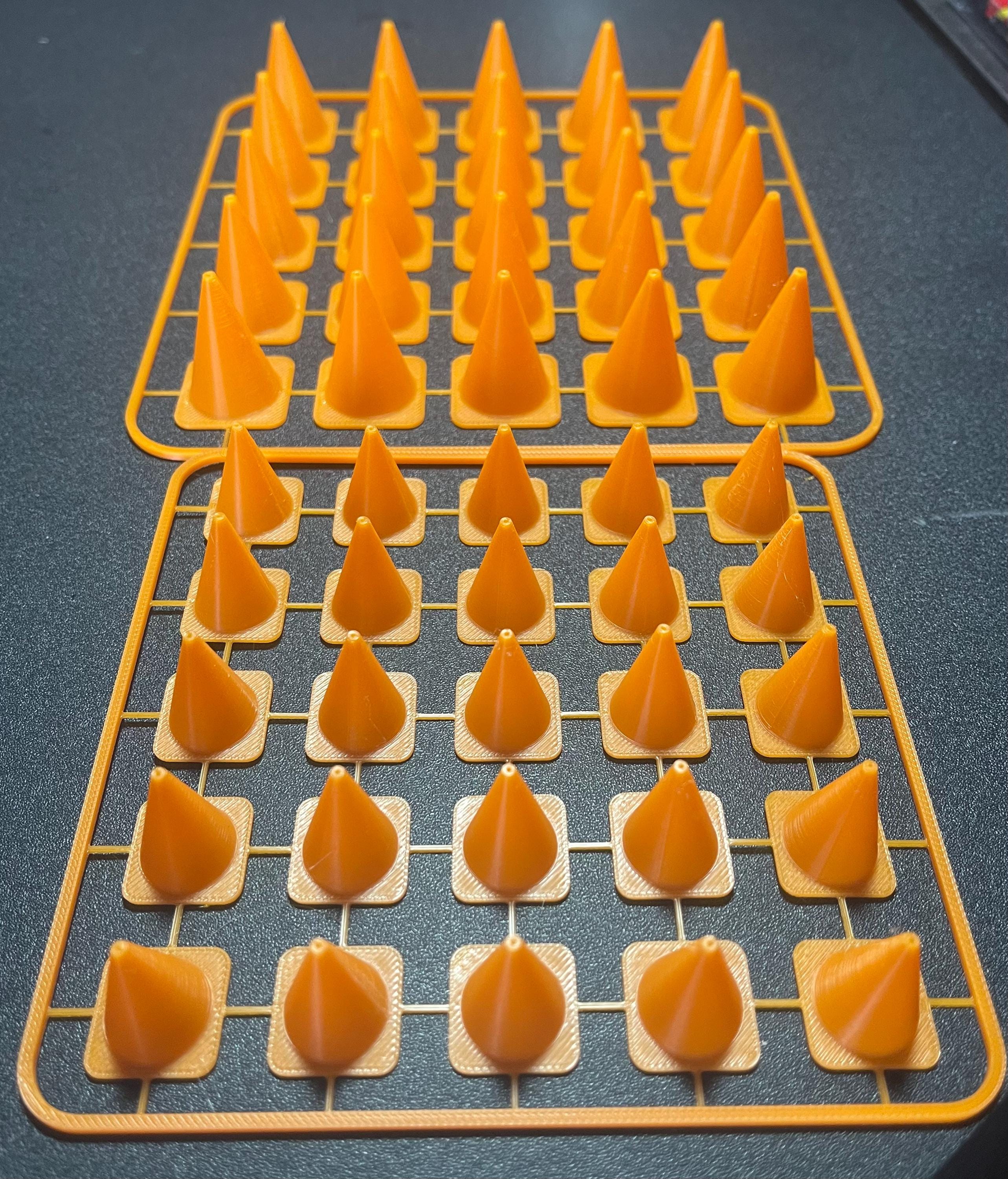 Set Of 5 Mini Traffic Cones For Scale Models – 1:32 Scale, Orange Plastic, Perfect For Dioramas & RC Tracks