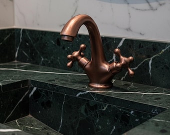Polished Brass Bathroom Faucet – Sealed Finish Cross Handle Basin Mixer