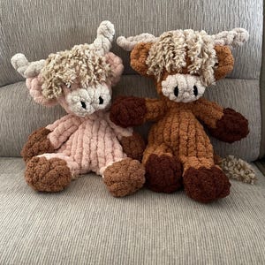 Hand Knit Highland Cow Plush Snuggler – Chunky Chenille Yarn – Custom Colors Available image 19