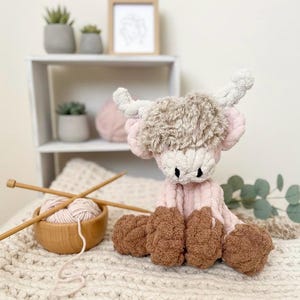 Hand Knit Highland Cow Plush Snuggler – Chunky Chenille Yarn – Custom Colors Available image 2