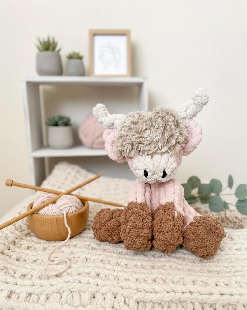 Hand Knit Highland Cow Plush Snuggler – Chunky Chenille Yarn – Custom Colors Available image 2