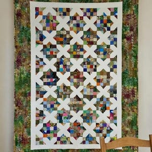 Vintage Scrappy Frimärkesquilt Nio Patch Regnbåge Små Rutor Grön Batikkant