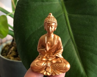 Miniature Buddha Figurine White Resin Thai Buddha Offers Wisdom For Terrarium 