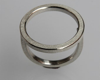 Ring "O" in bleached silver