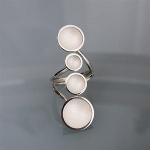 JewelryPalace Anillos De Cóctel De Cuarzo Ahumado Genuino De 5.7 Quilates Con Forma Ovalada Enorme Para Ella, Anillo De Plata De Ley 925 Chapado En Oro Blanco Amarillo Rosa De 14