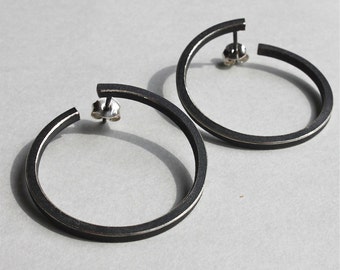 Earrings O black in Oxidized sterling silver