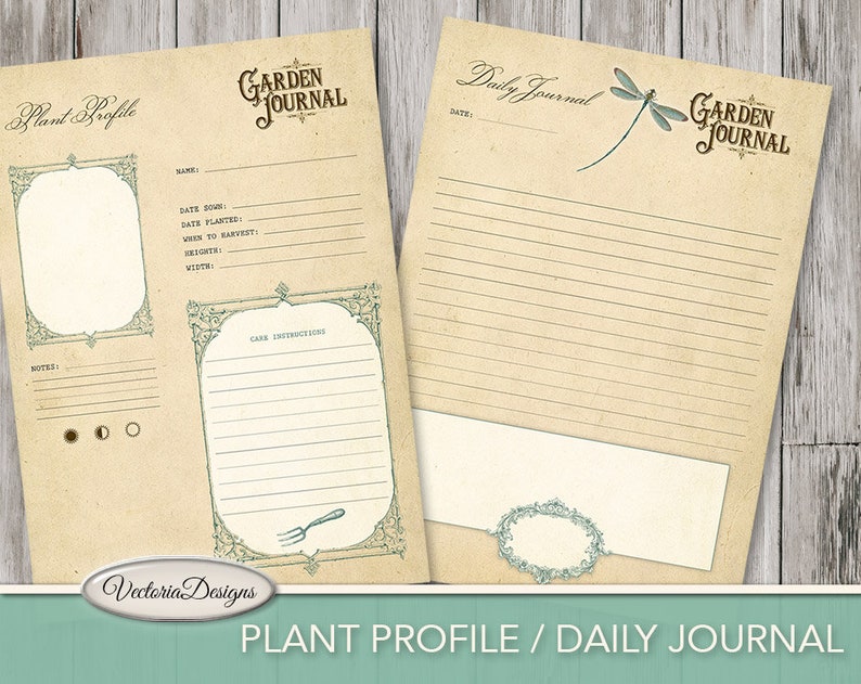 Pu&ograve; includere: Un diario da giardino stampabile con una pagina di profilo della pianta e una pagina di diario giornaliero. Le pagine sono decorate con una libellula, una forchetta e un motivo floreale. Il testo sulla pagina recita "Giornale da giardino" e "Profilo della pianta / Diario giornaliero".
