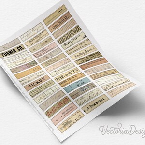 Puede incluir: Una hoja de etiquetas de estilo vintage con varios textos y dise&ntilde;os, incluyendo "Turner Co.", "Ticket", "The City", "Kevallois-Perret" y "One Dollar Six Cents".