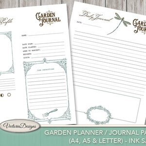 Puede incluir: Dos p&aacute;ginas de papel blanco con tem&aacute;tica de jard&iacute;n. Una p&aacute;gina est&aacute; etiquetada como "Plant Profile" y la otra como "Daily Journal". Ambas p&aacute;ginas tienen bordes decorativos y las palabras "Garden Journal". La parte inferior de las p&aacute;ginas dice "Garden Planner / Journal Pages".