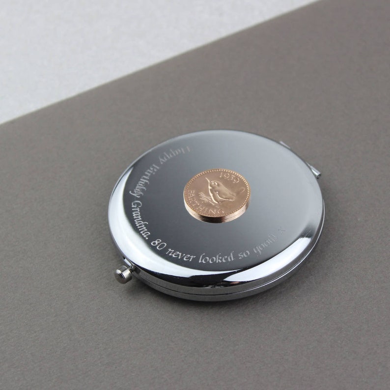 Gepersonaliseerde zilveren Sixpence/Farthing compacte spiegel afbeelding 4