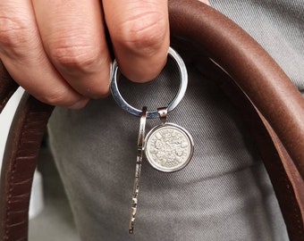 Personalisierter Sixpence-Schlüsselanhänger mit beliebigem Datum